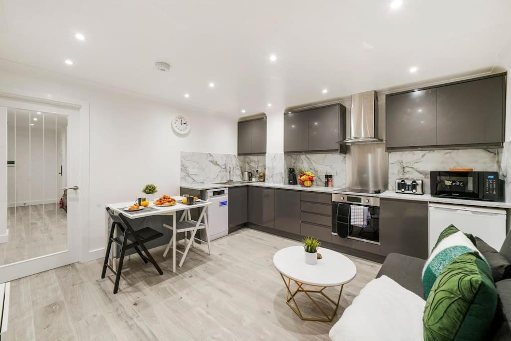 Modern 2 Bedroom Apartment In The Heart Of Londres Extérieur photo