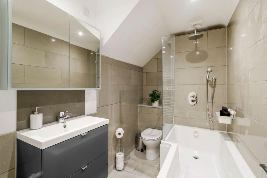 Modern 2 Bedroom Apartment In The Heart Of Londres Extérieur photo